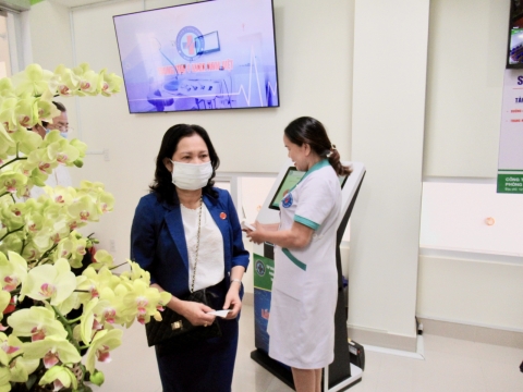 Đoàn công tác thành phố Hồ Chí Minh tại Trung tâm Y khoa Nam Việt